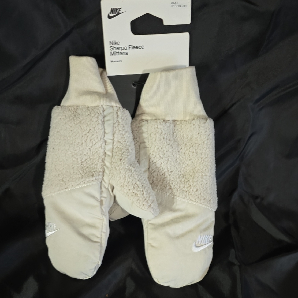 Nike Kids Sherpa Fleece Mittens - Cream